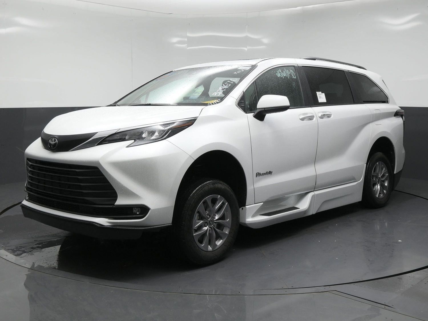 New 2026 Toyota Sienna XLE