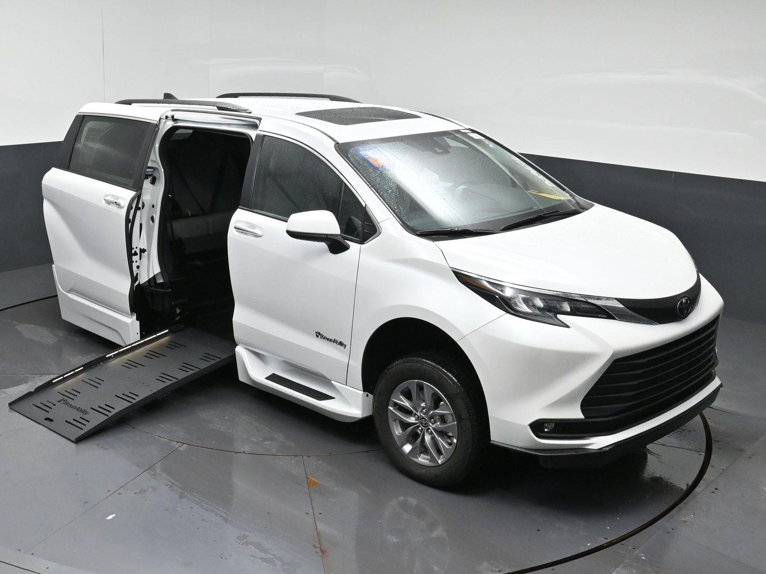 New 2026 Toyota Sienna XLE