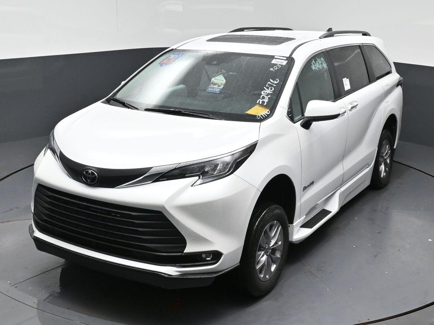 New 2026 Toyota Sienna XLE
