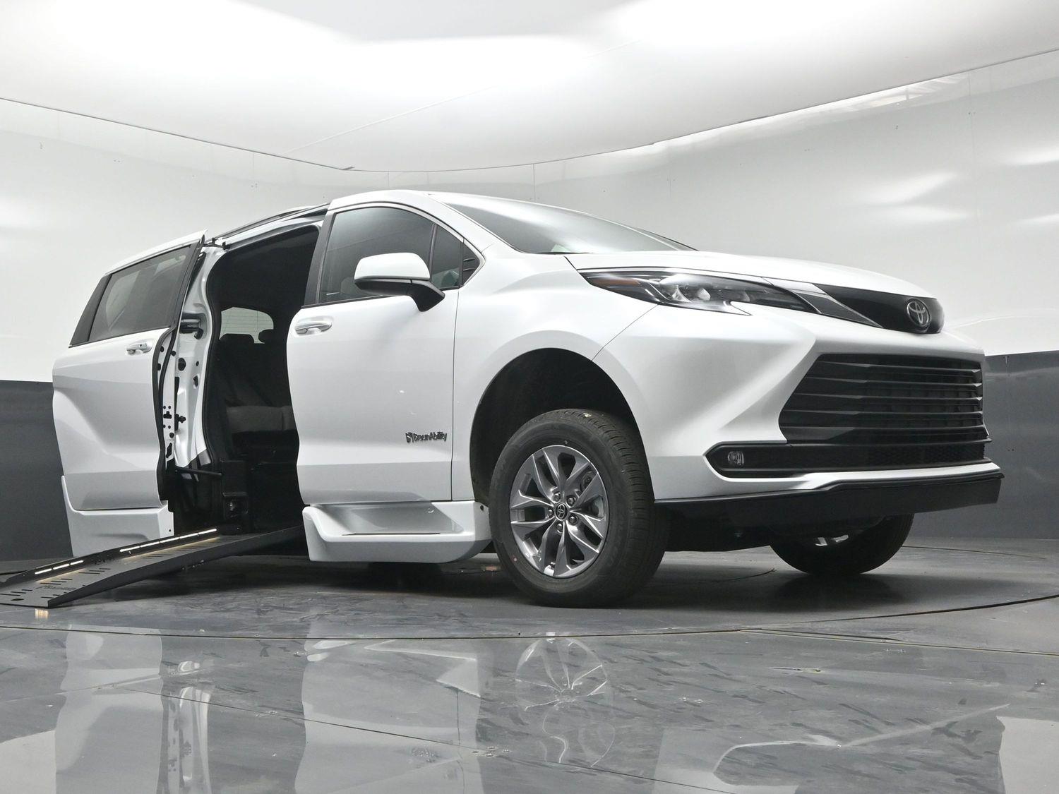 New 2026 Toyota Sienna XLE