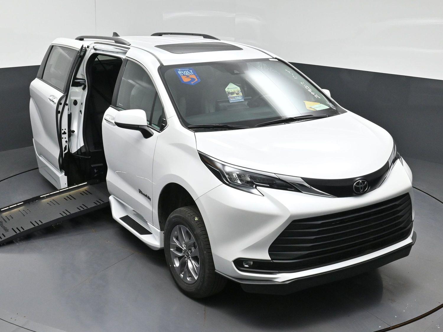 New 2026 Toyota Sienna XLE