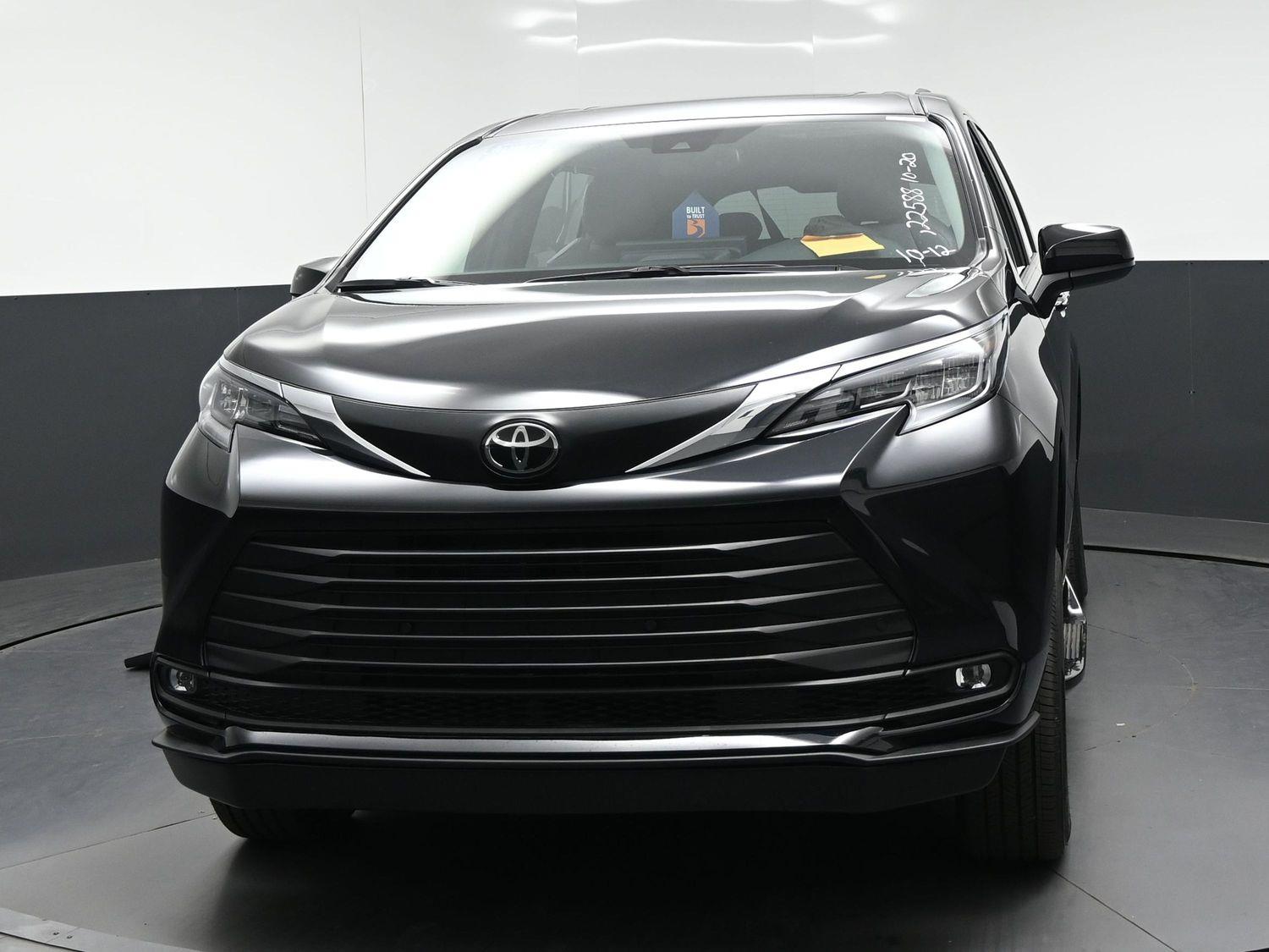New 2026 Toyota Sienna XLE