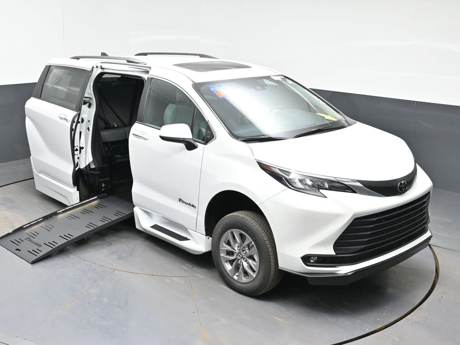 New 2026 Toyota Sienna XLE