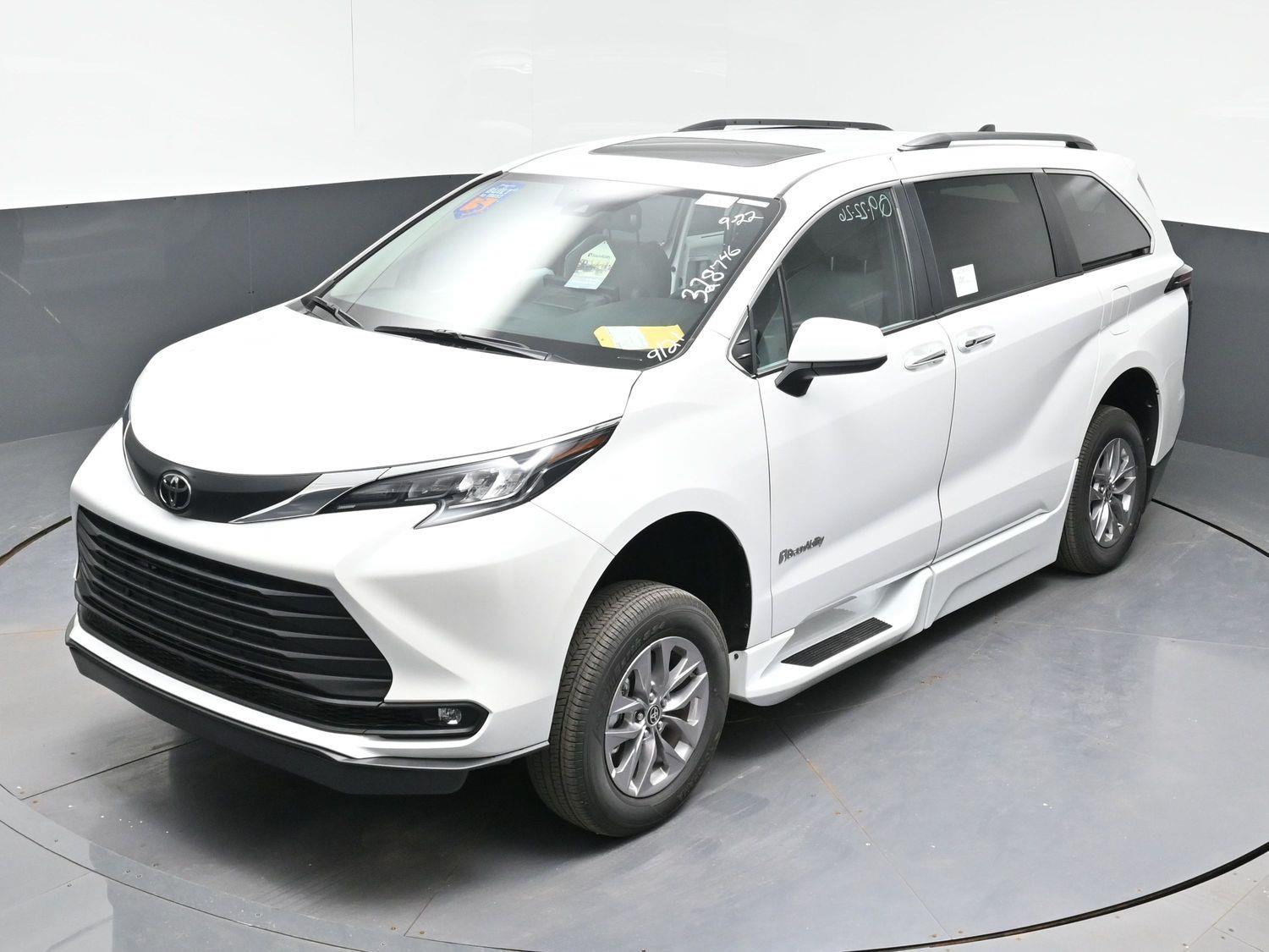 New 2026 Toyota Sienna XLE