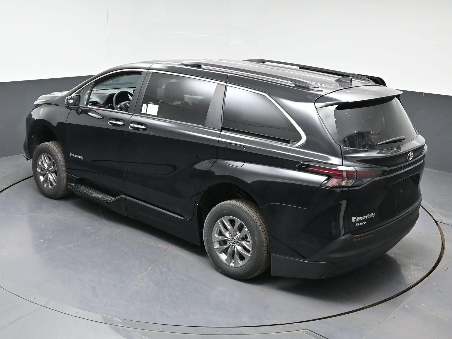 New 2026 Toyota Sienna XLE