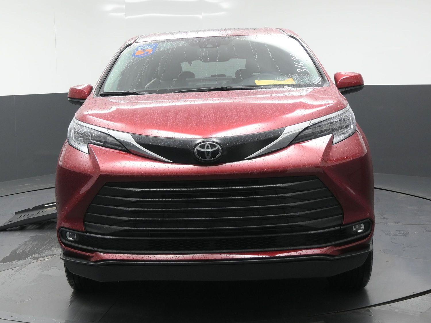 New 2026 Toyota Sienna XLE