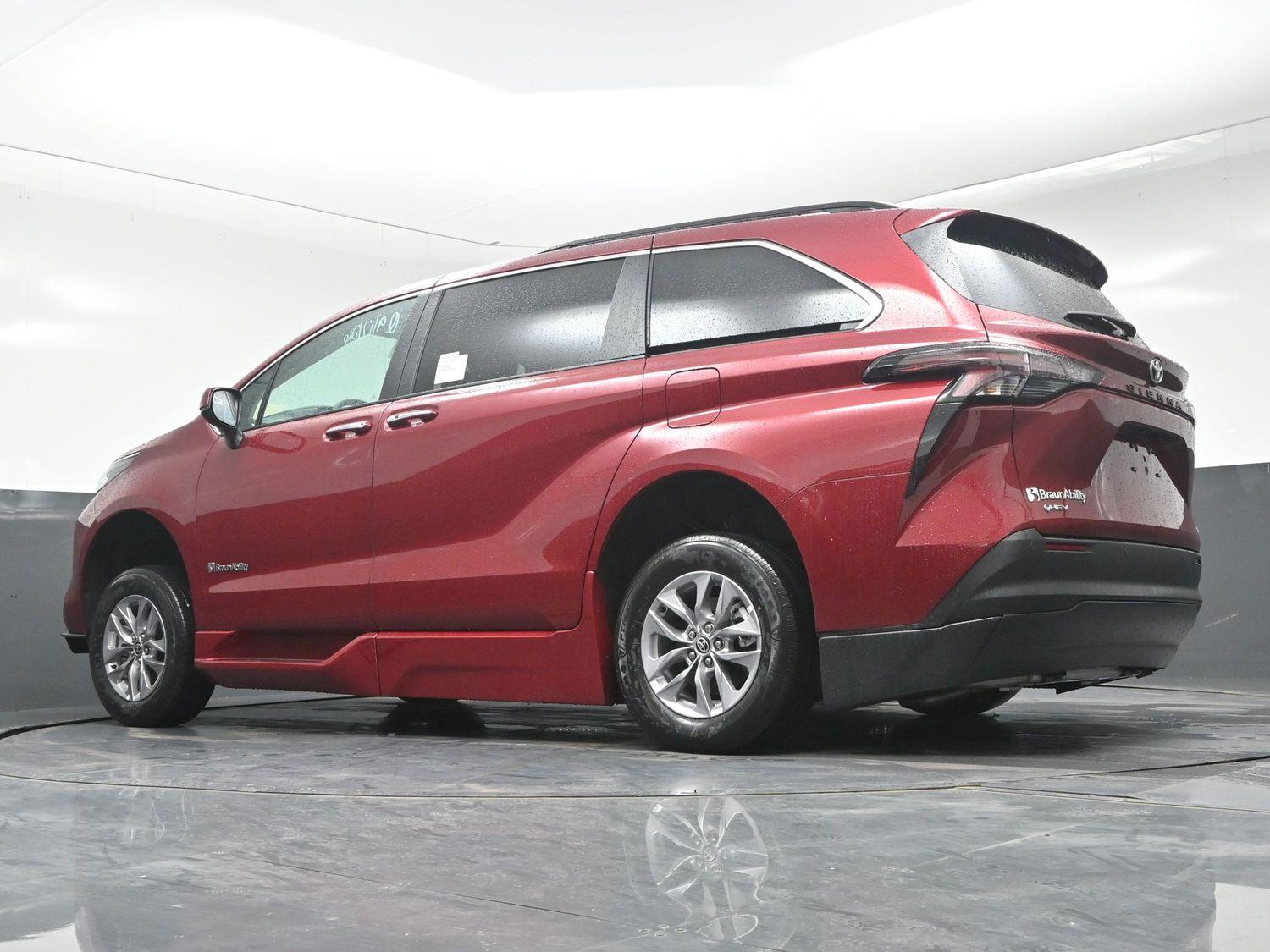 New 2026 Toyota Sienna XLE