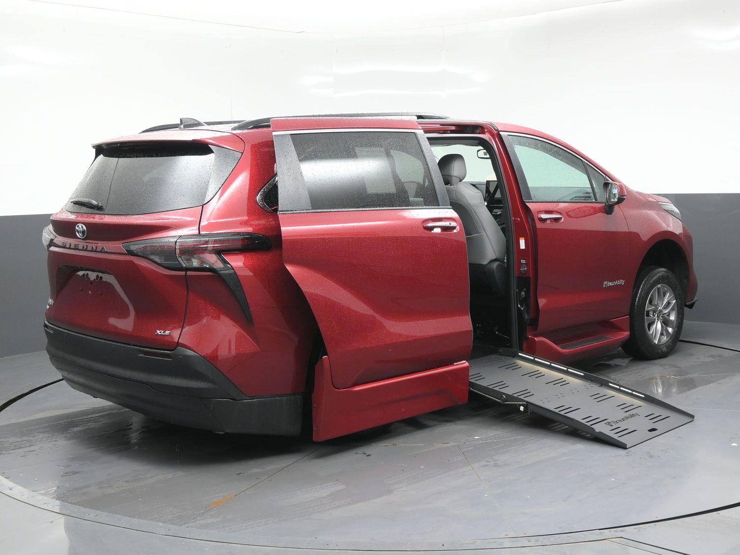 New 2026 Toyota Sienna XLE