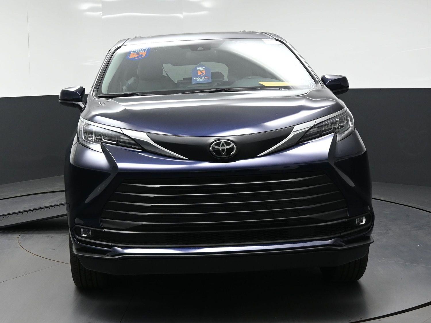 New 2026 Toyota Sienna XLE