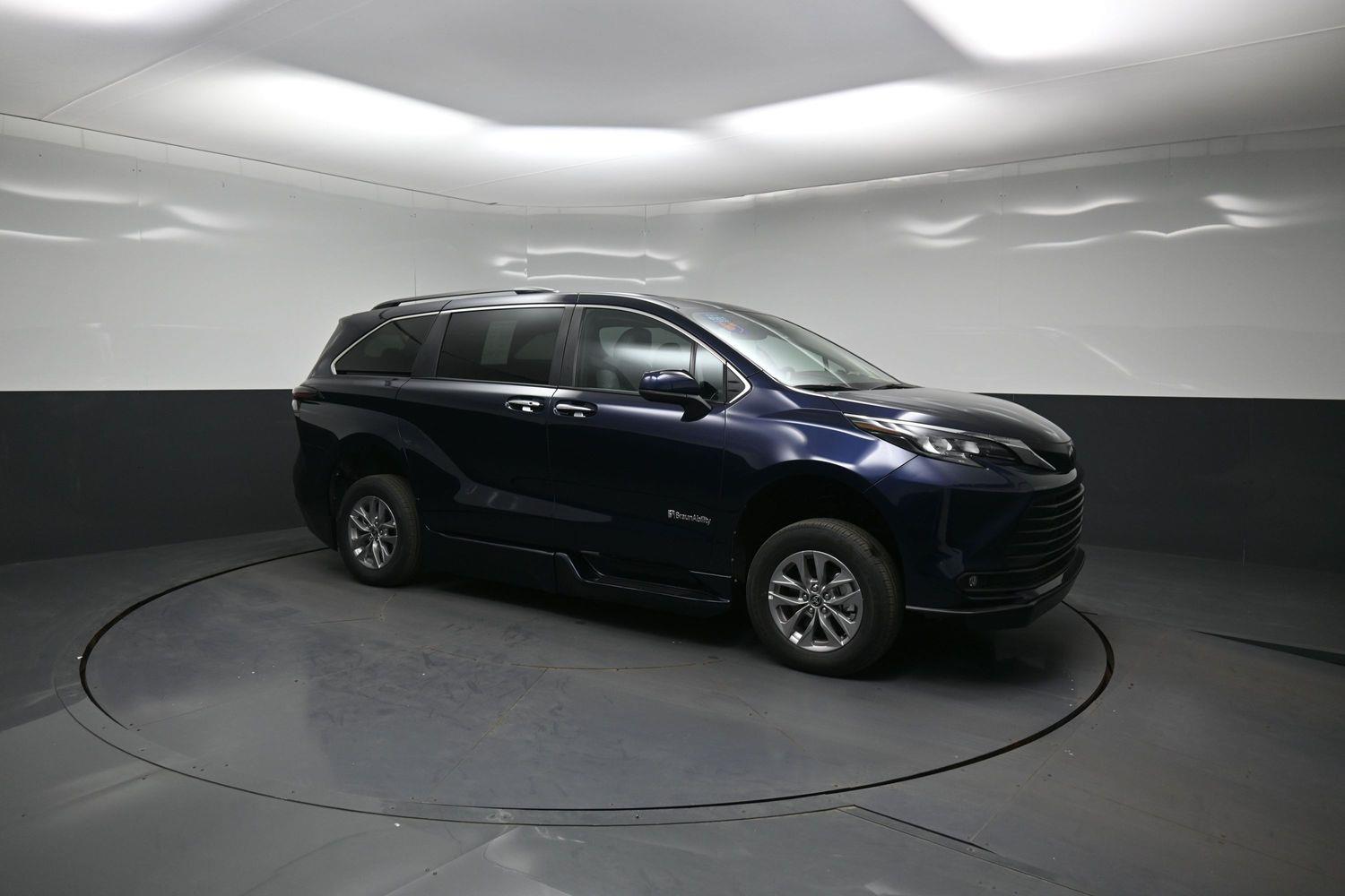 New 2026 Toyota Sienna XLE
