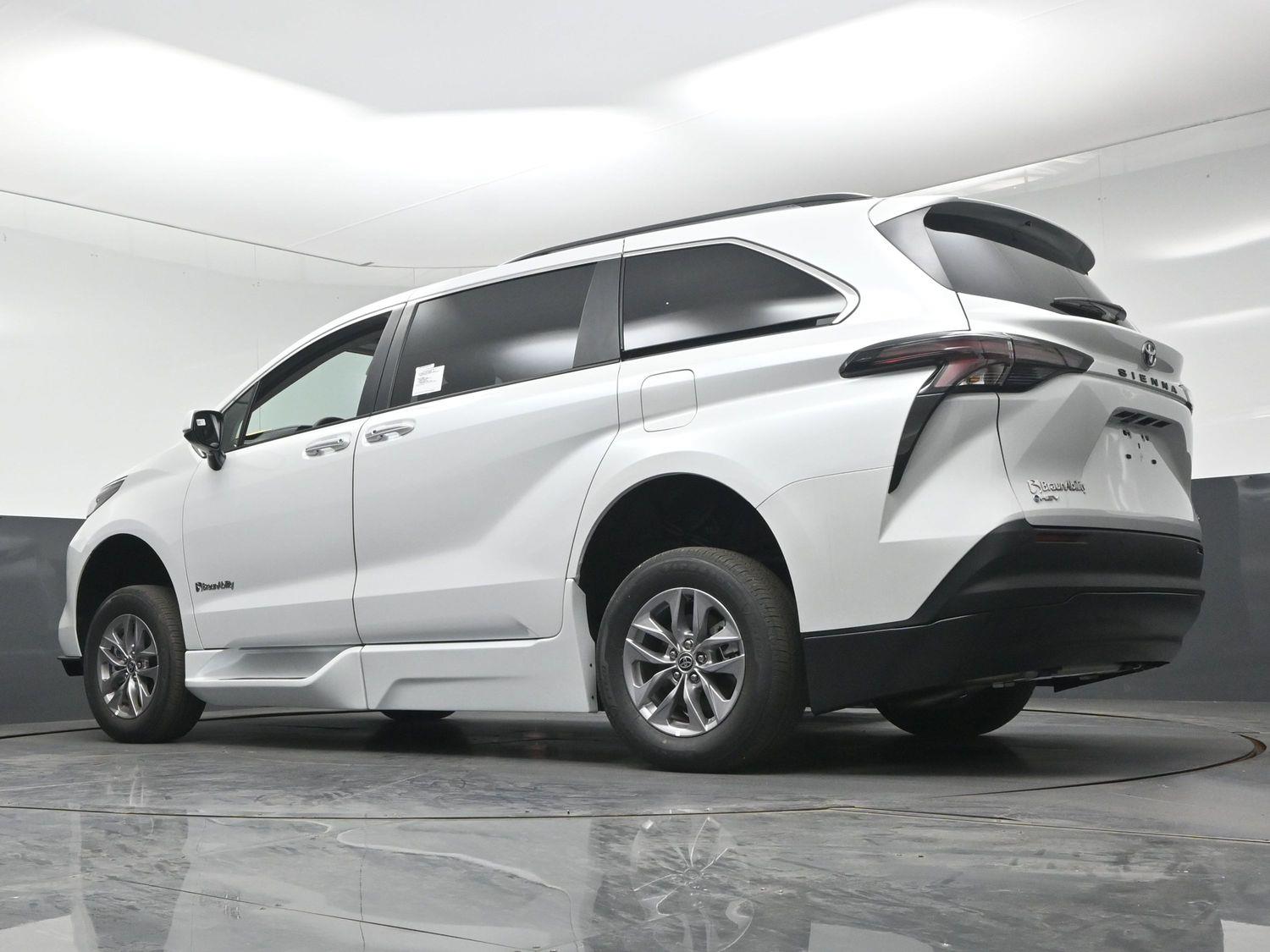 New 2026 Toyota Sienna XLE