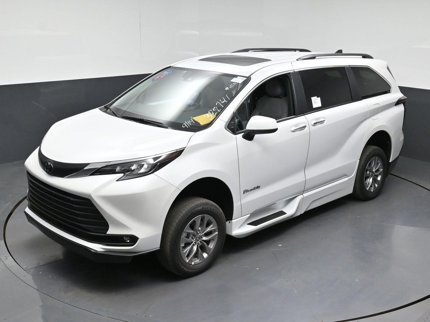 New 2026 Toyota Sienna XLE