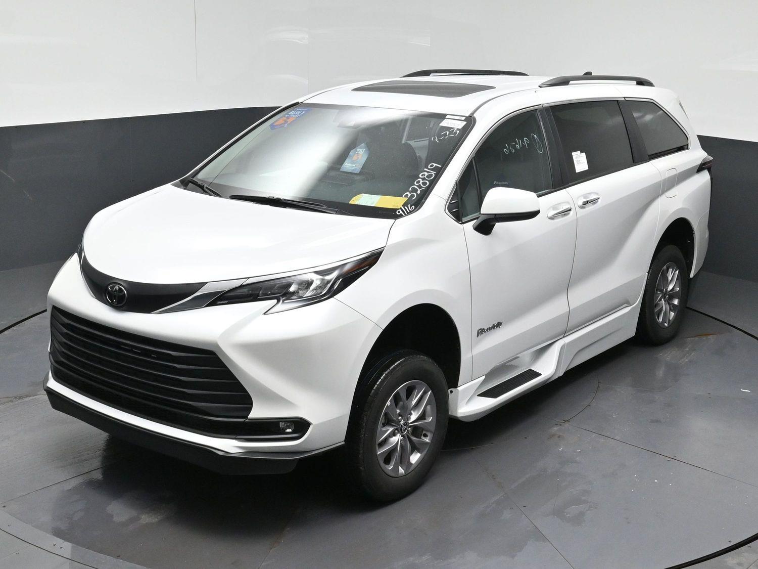 New 2026 Toyota Sienna XLE