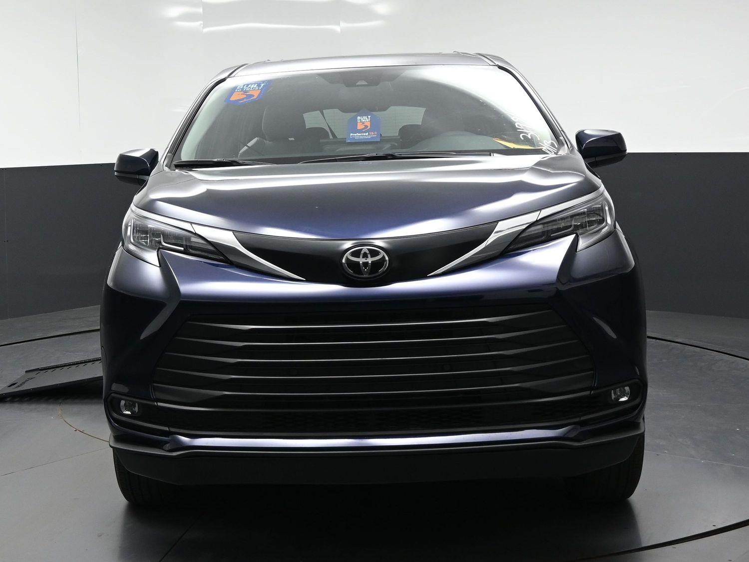 New 2026 Toyota Sienna XLE
