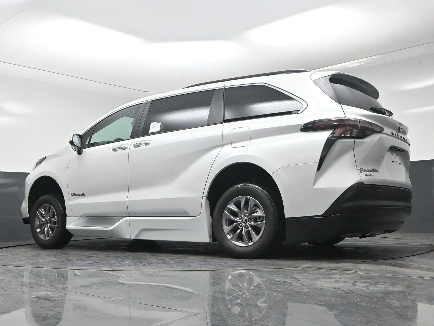 New 2026 Toyota Sienna XLE