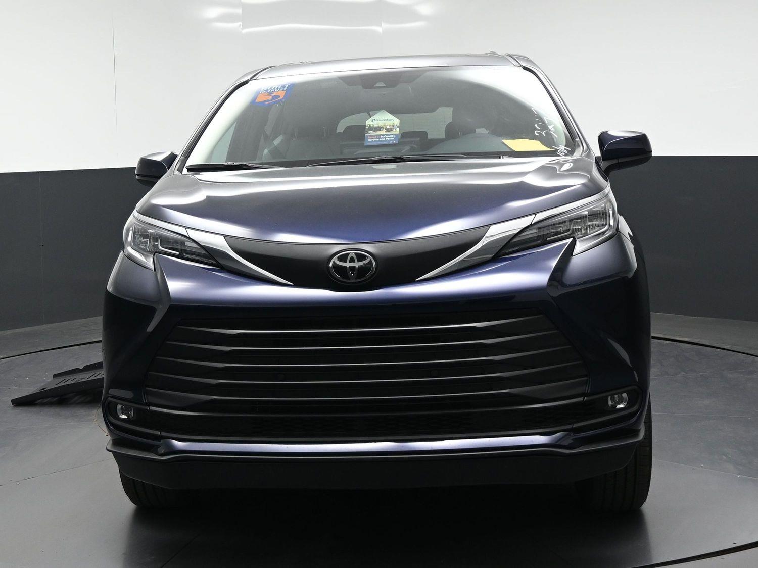 New 2026 Toyota Sienna XLE