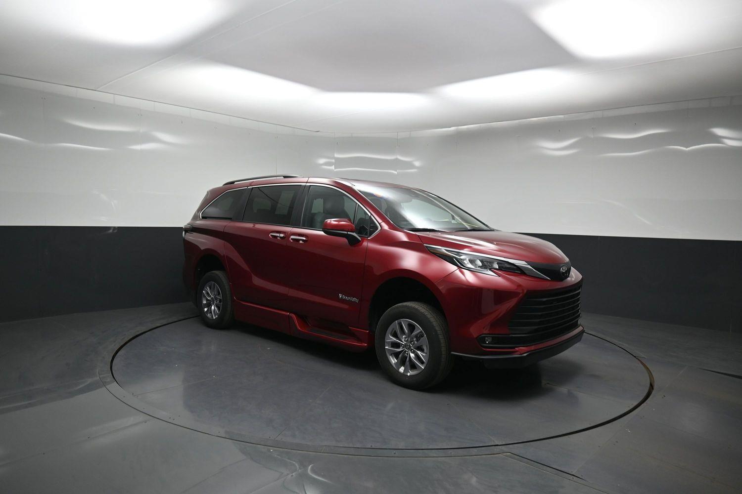 New 2026 Toyota Sienna XLE
