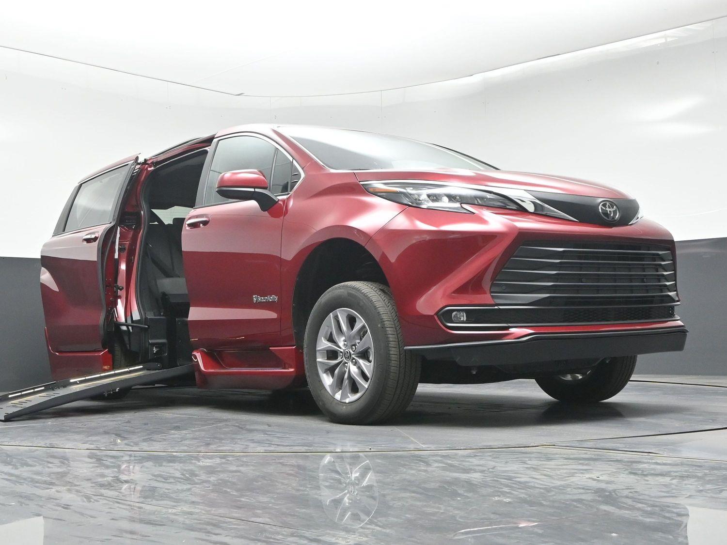 New 2026 Toyota Sienna XLE