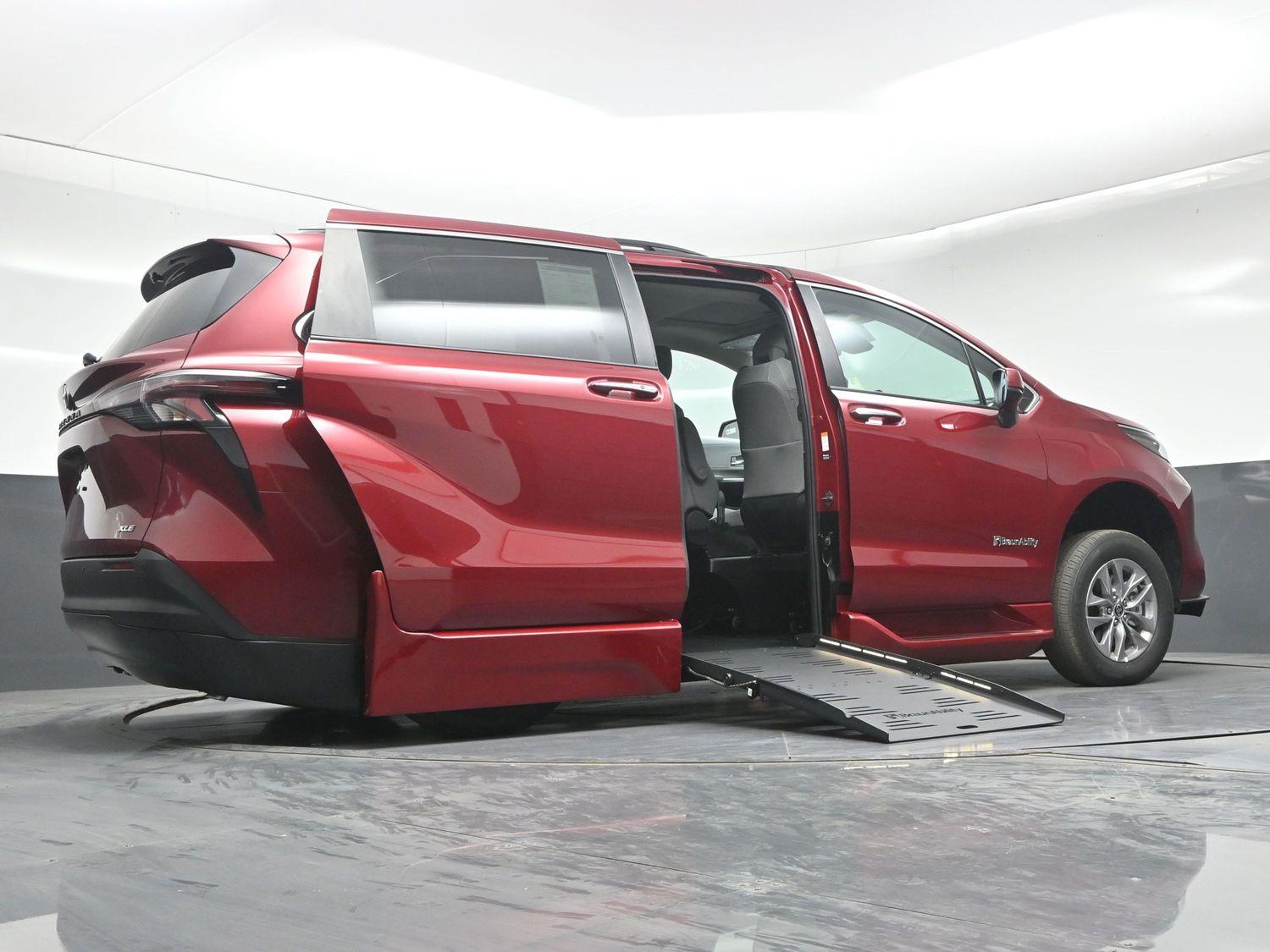 New 2026 Toyota Sienna XLE
