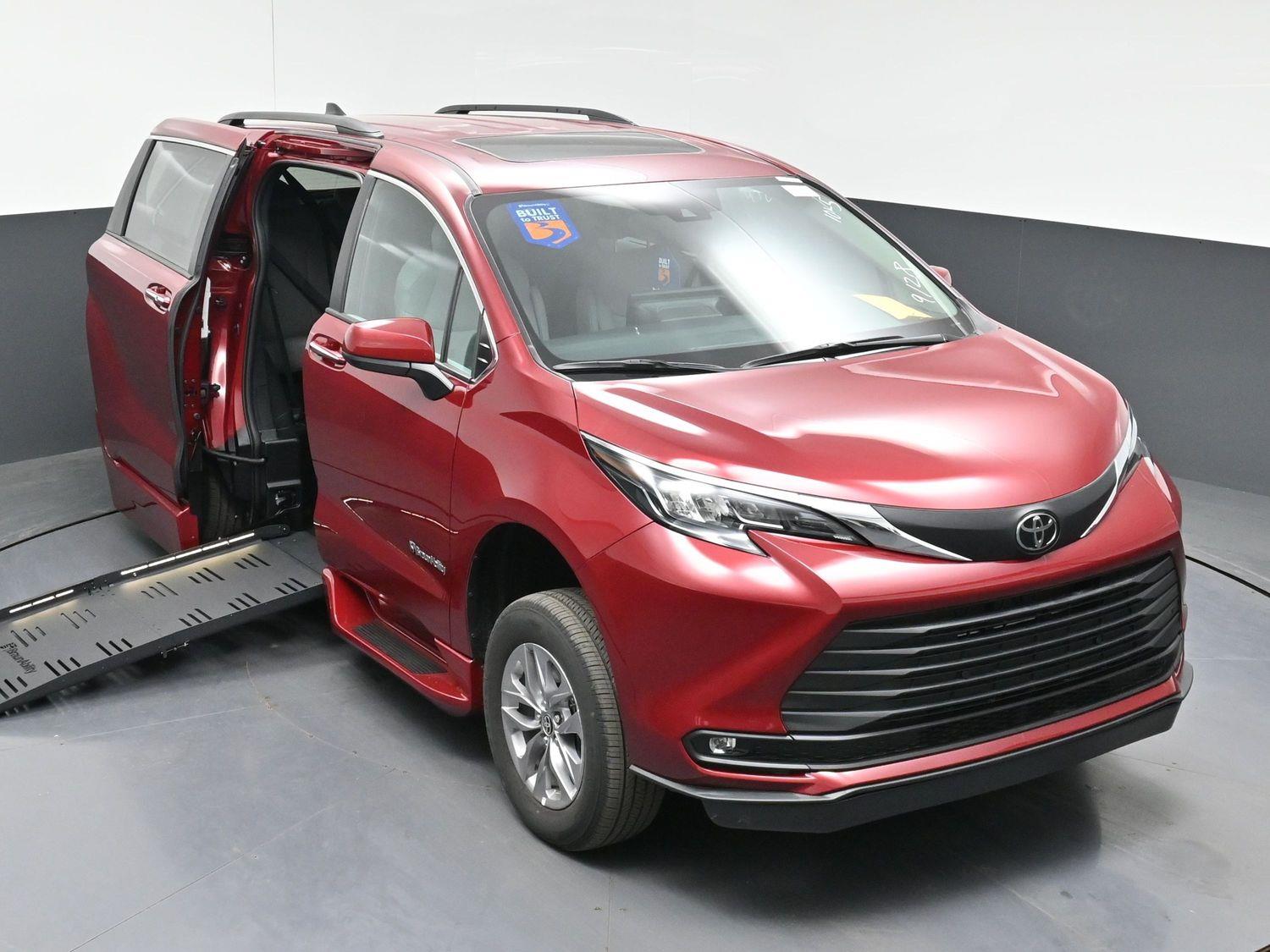 New 2026 Toyota Sienna XLE