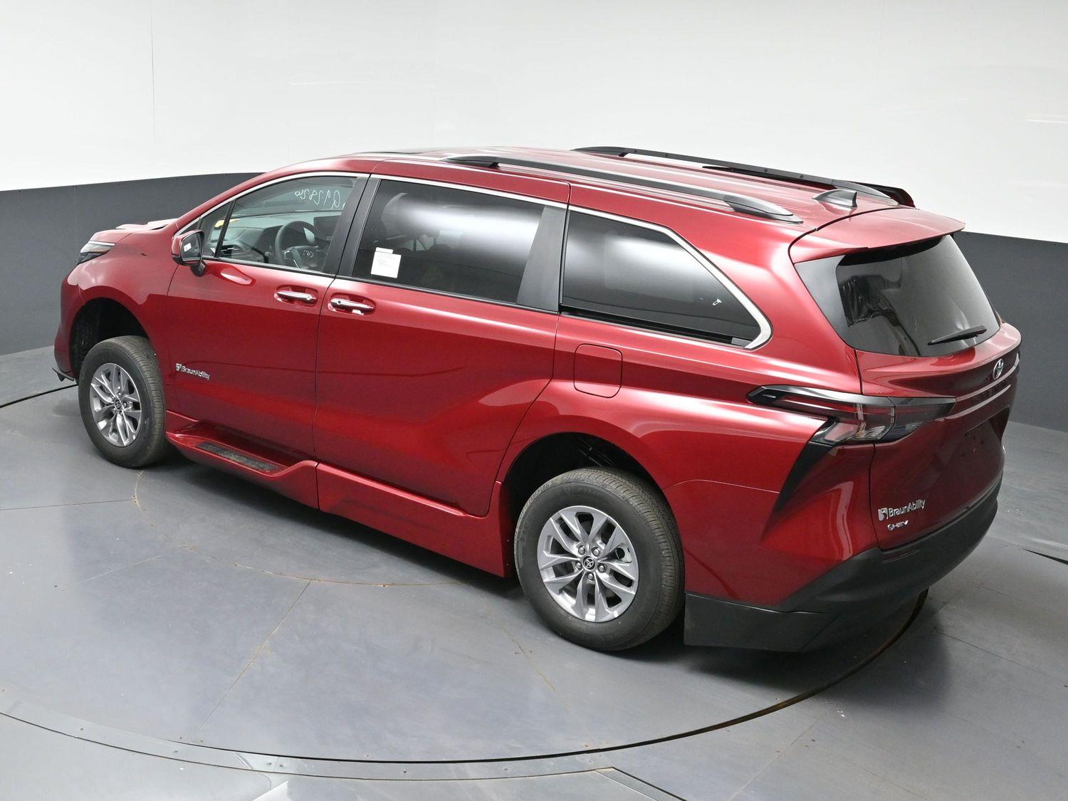 New 2026 Toyota Sienna XLE