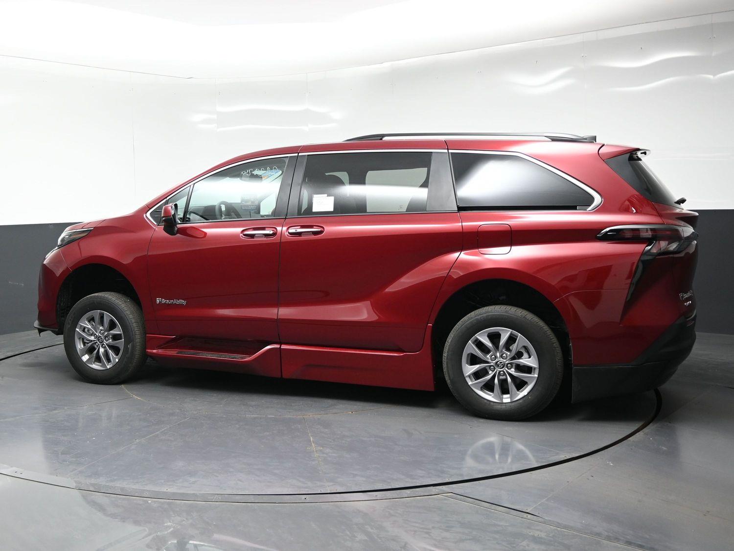 New 2026 Toyota Sienna XLE