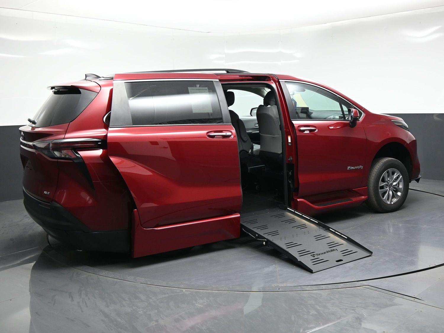 New 2026 Toyota Sienna XLE