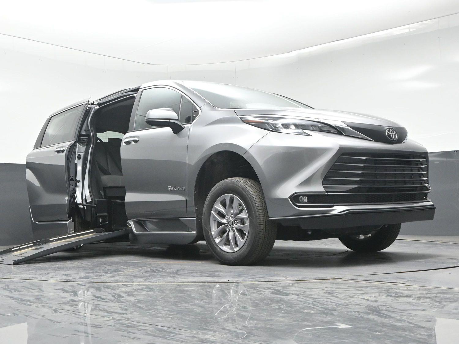 New 2026 Toyota Sienna XLE