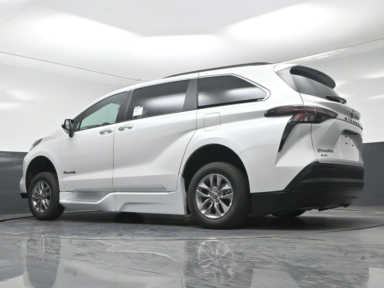 New 2026 Toyota Sienna XLE