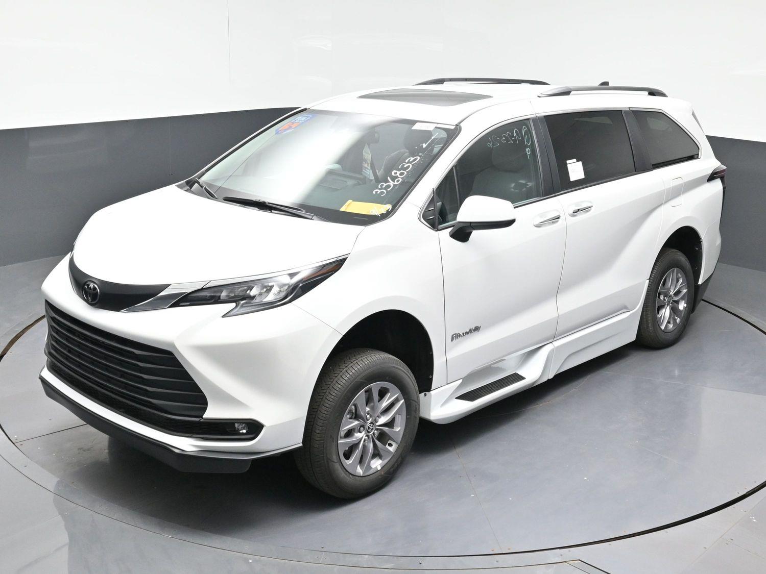 New 2026 Toyota Sienna XLE