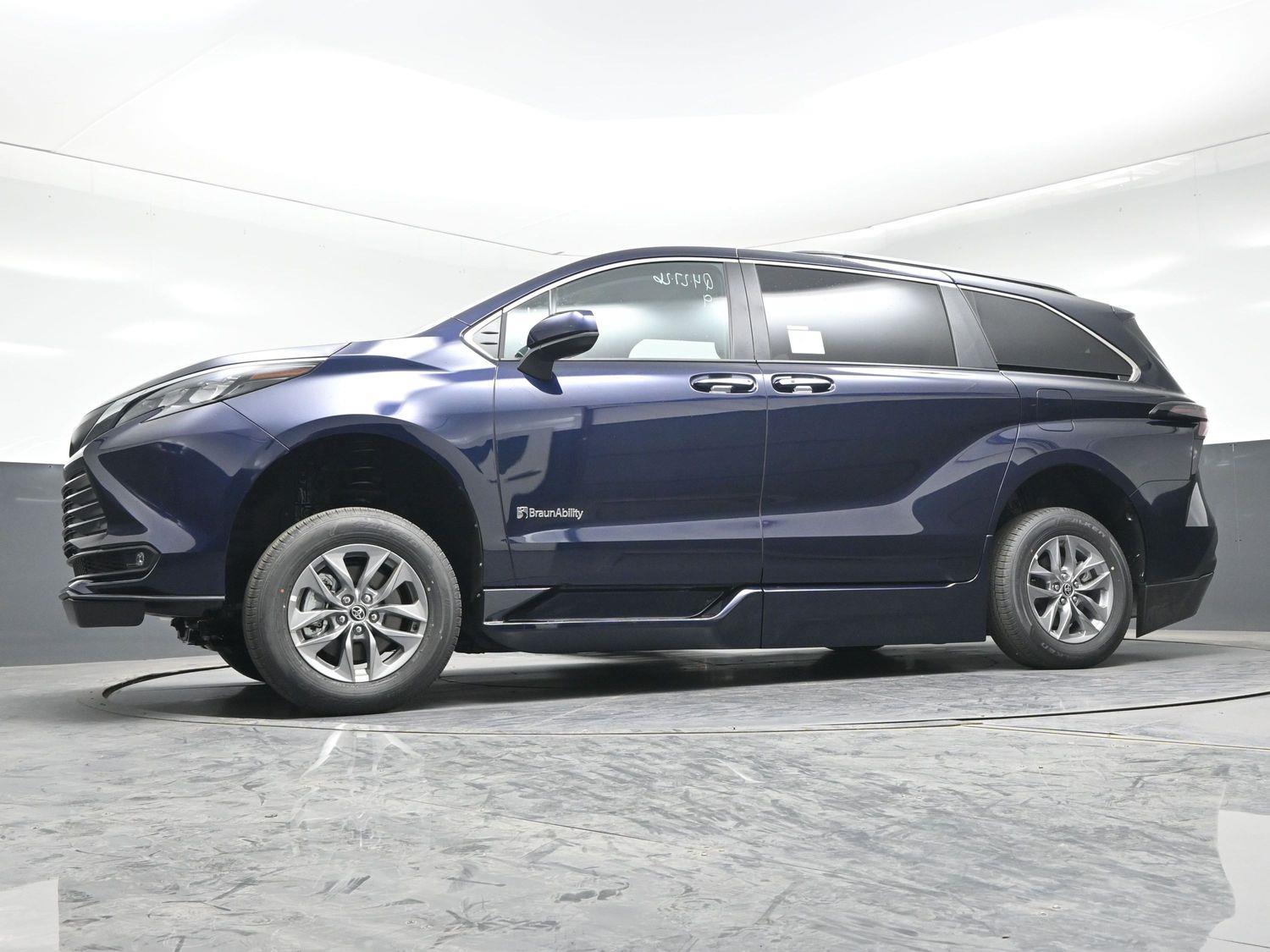 New 2026 Toyota Sienna XLE