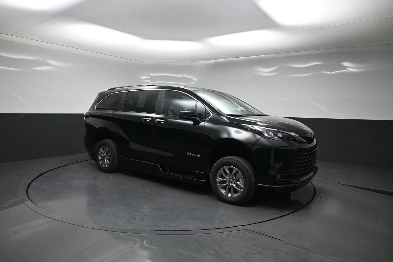 New 2026 Toyota Sienna XLE