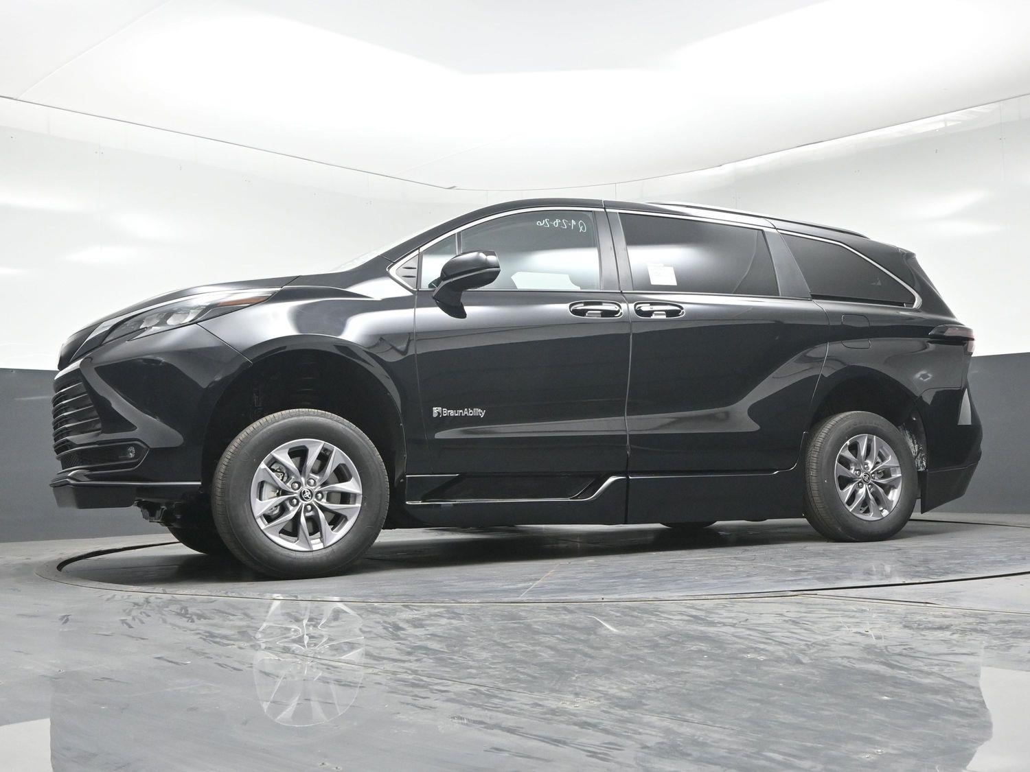 New 2026 Toyota Sienna XLE