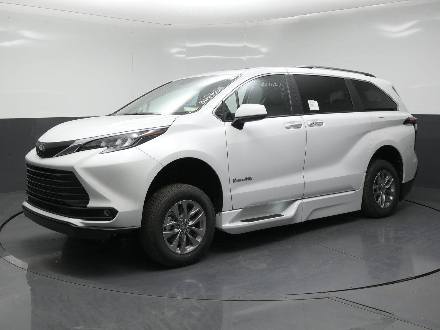 New 2026 Toyota Sienna XLE