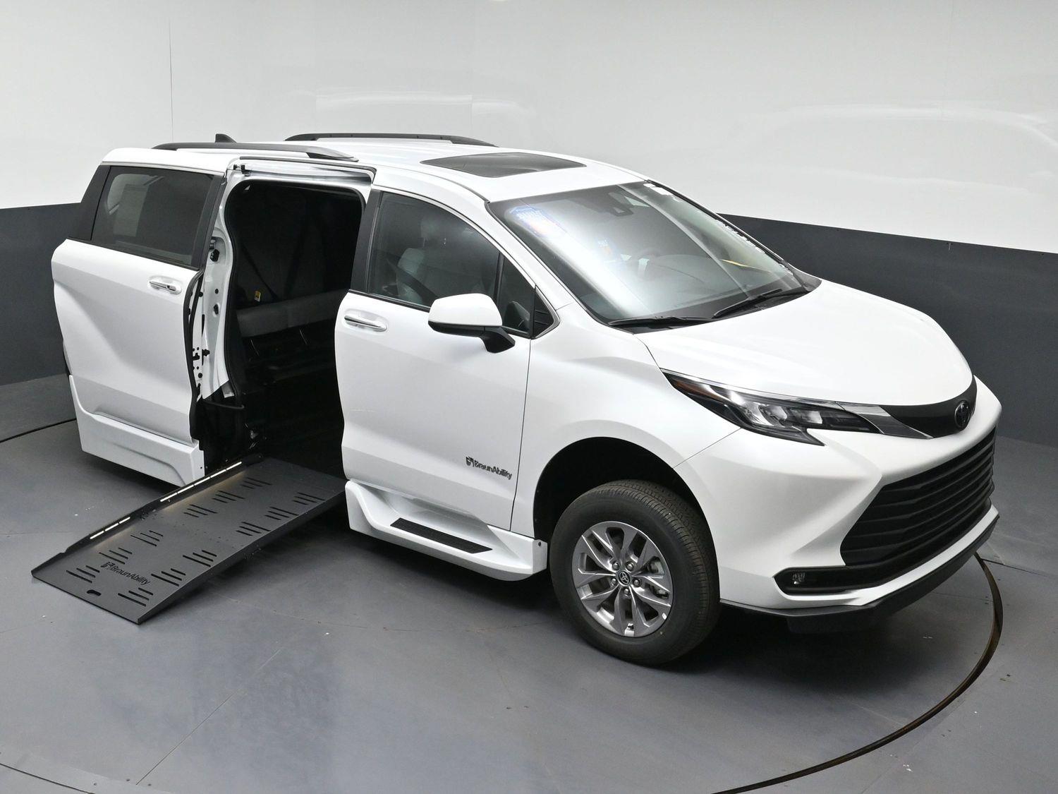 New 2026 Toyota Sienna XLE