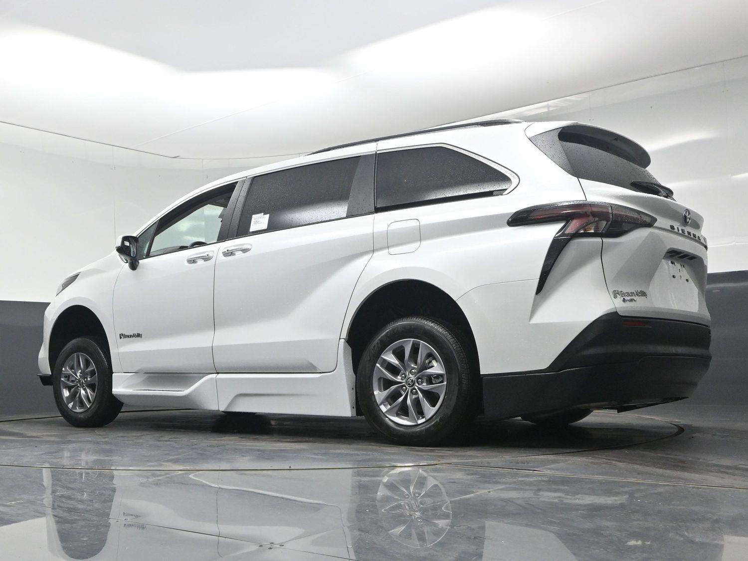 New 2026 Toyota Sienna XLE