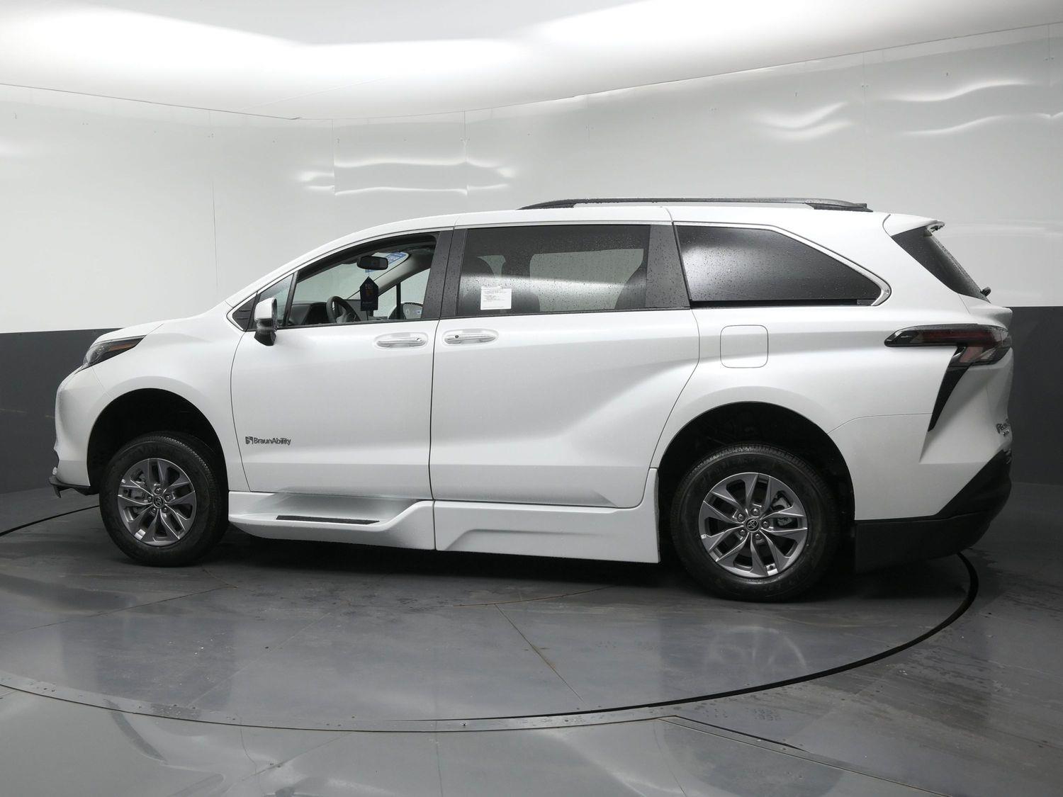 New 2026 Toyota Sienna XLE