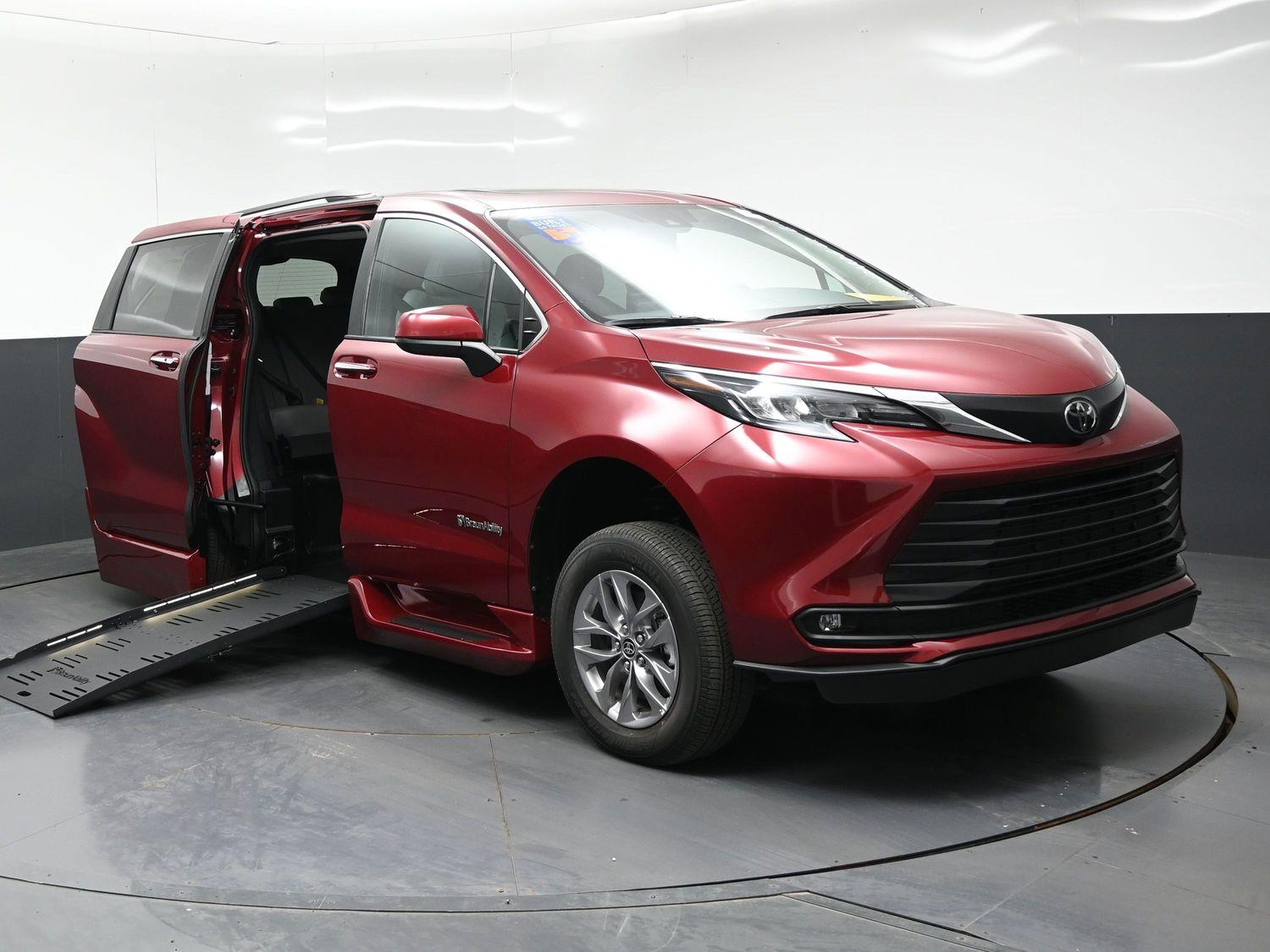 New 2026 Toyota Sienna XLE