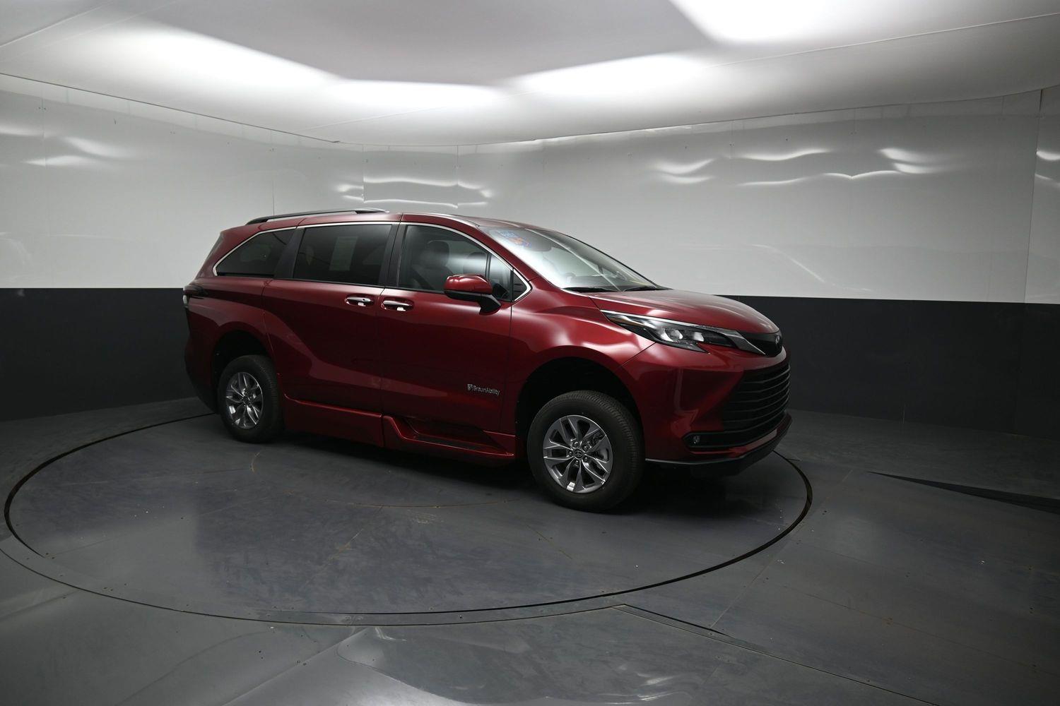 New 2026 Toyota Sienna XLE