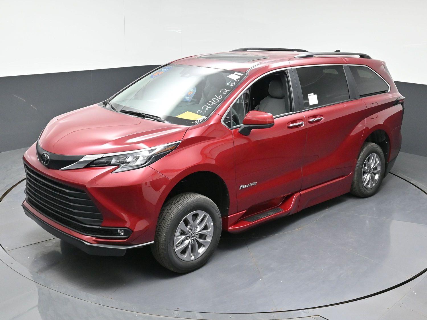 New 2026 Toyota Sienna XLE