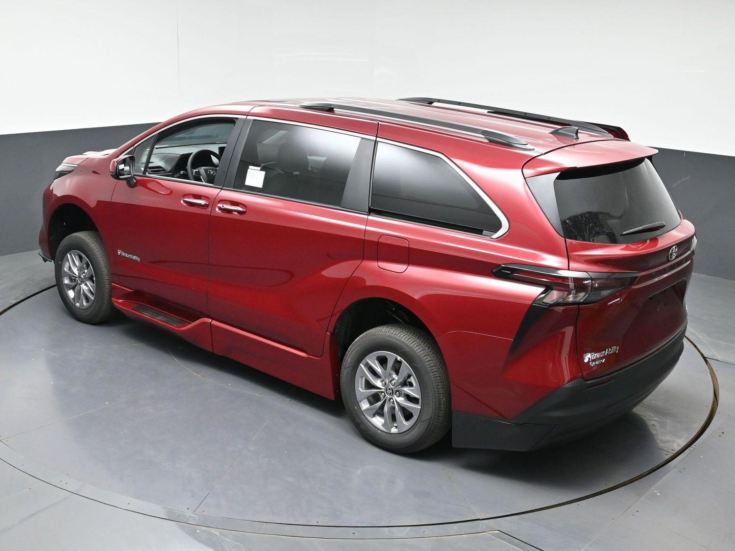 New 2026 Toyota Sienna XLE