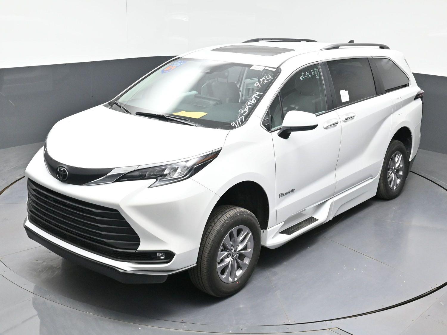 New 2026 Toyota Sienna XLE