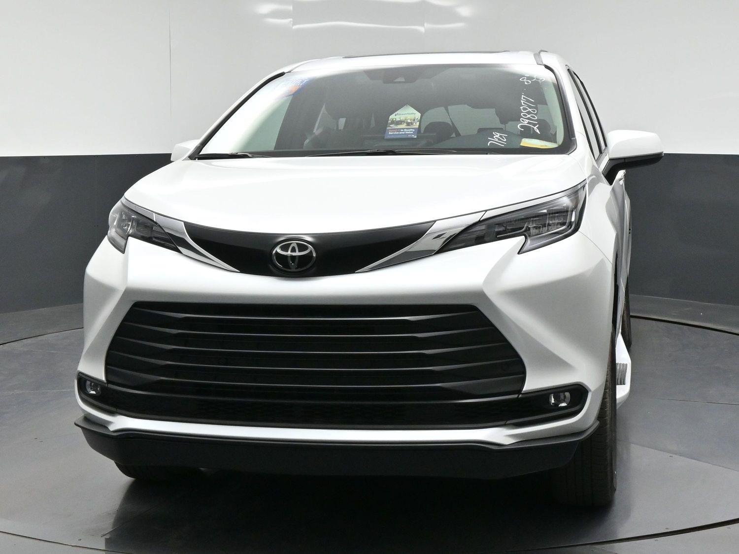 New 2026 Toyota Sienna XLE