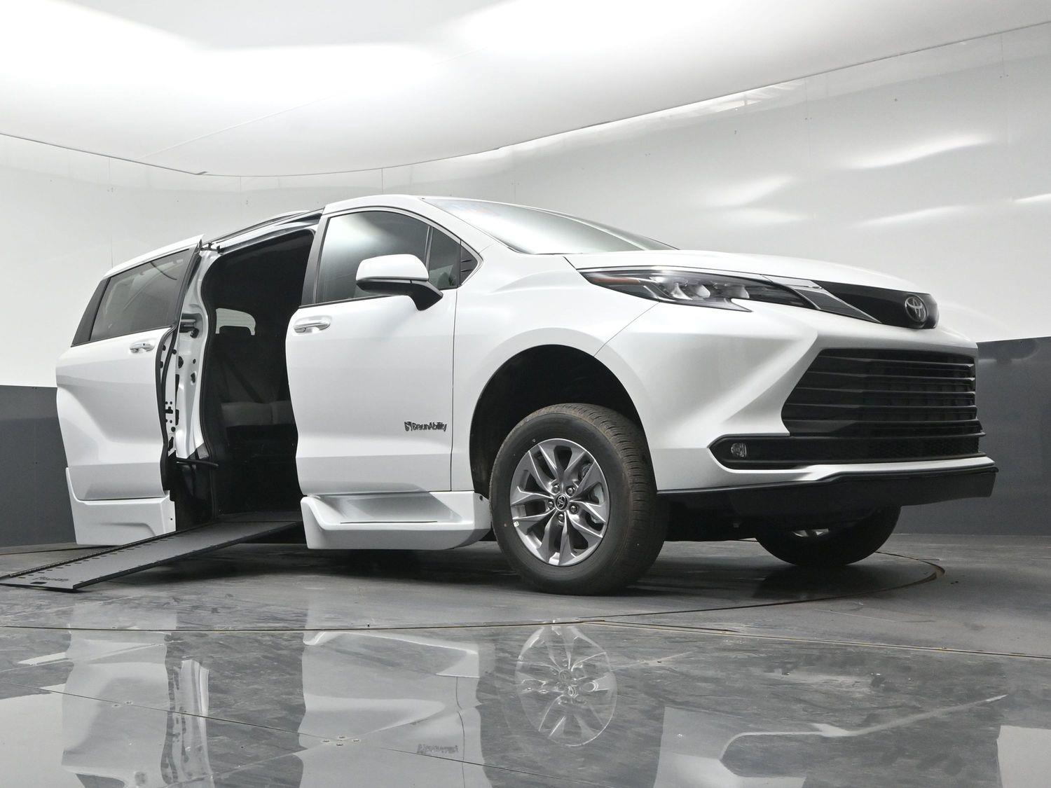 New 2026 Toyota Sienna XLE