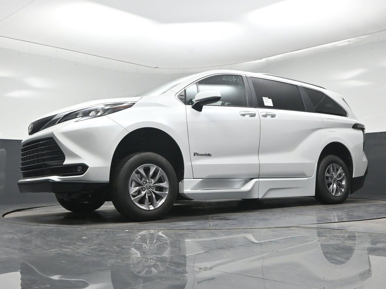 New 2026 Toyota Sienna XLE