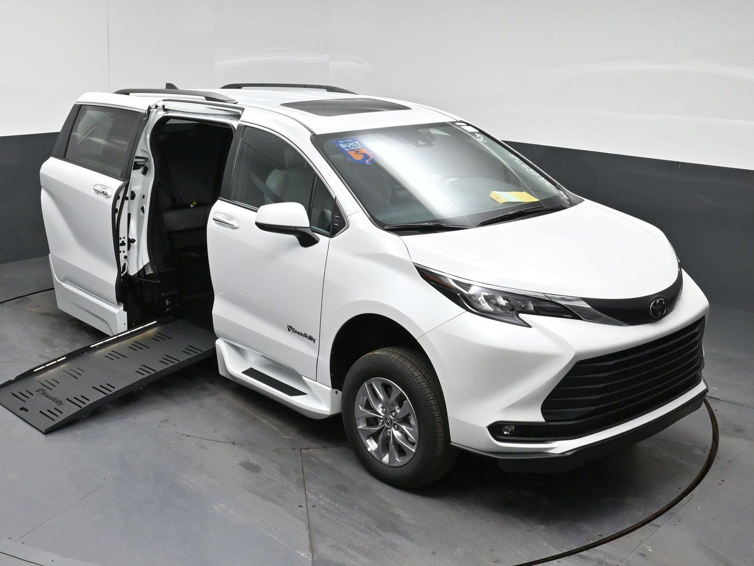 New 2026 Toyota Sienna XLE