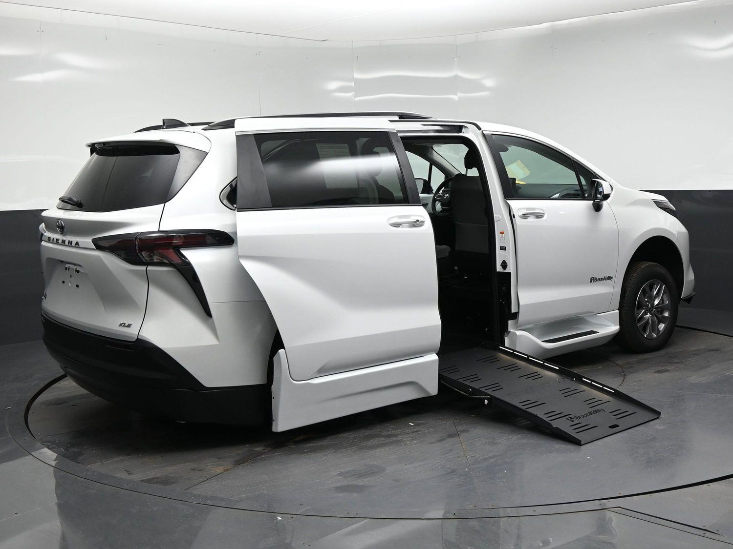 New 2026 Toyota Sienna XLE