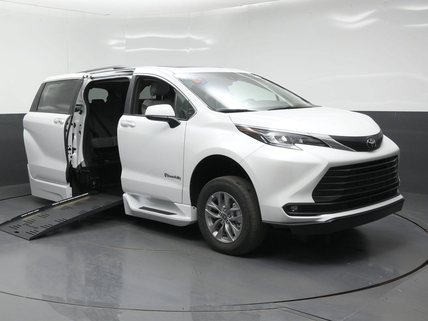 New 2026 Toyota Sienna XLE