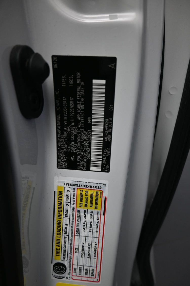 New 2026 Toyota Sienna XLE
