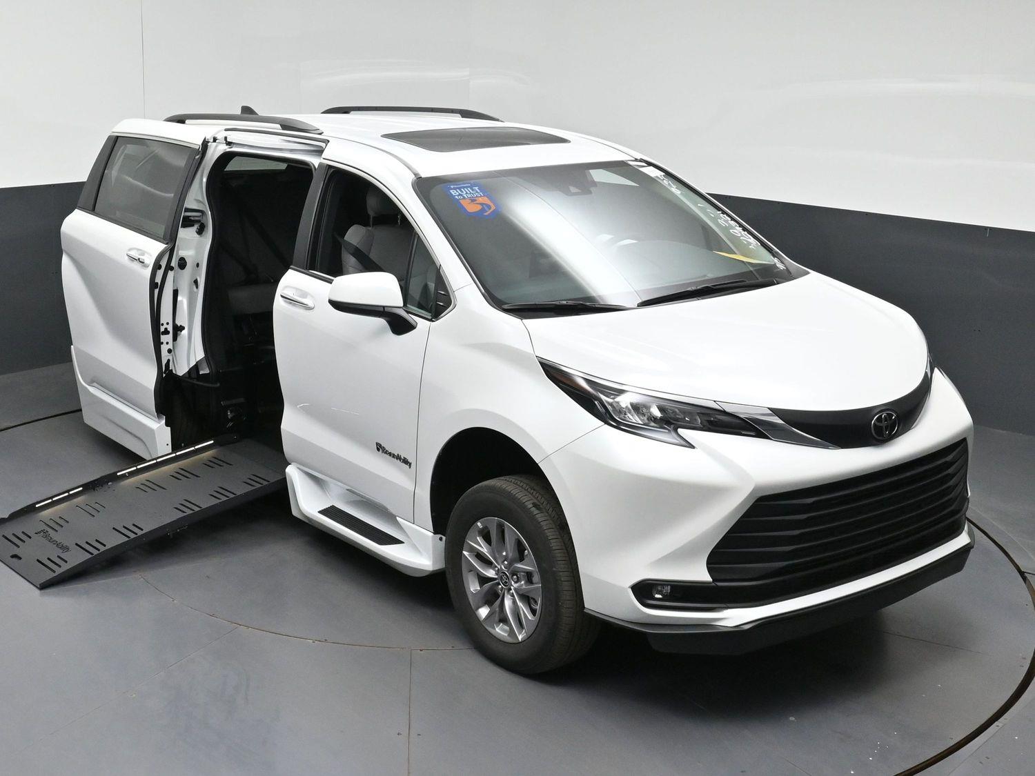 New 2026 Toyota Sienna XLE